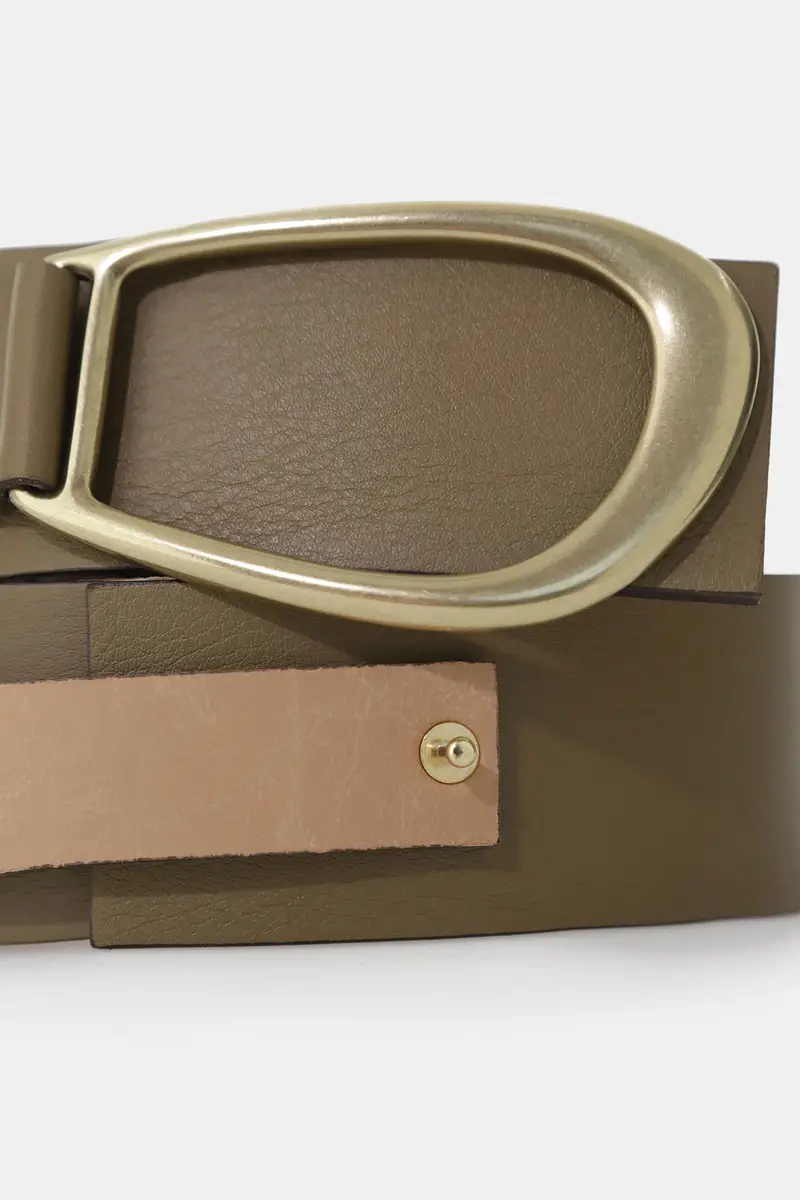 Cintura con fibbia ovale oversize effetto dorato miniatura 2