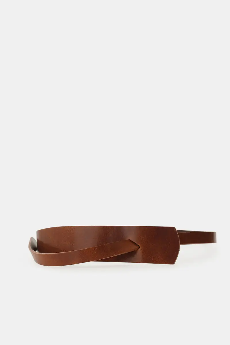 Cintura lunga semplice con passante annodato