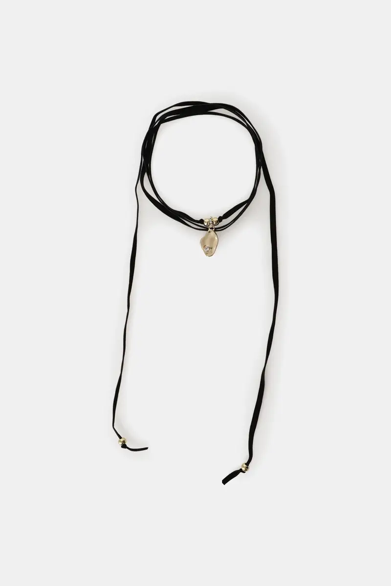 Collana girocollo con pendente asimmetrico dorato