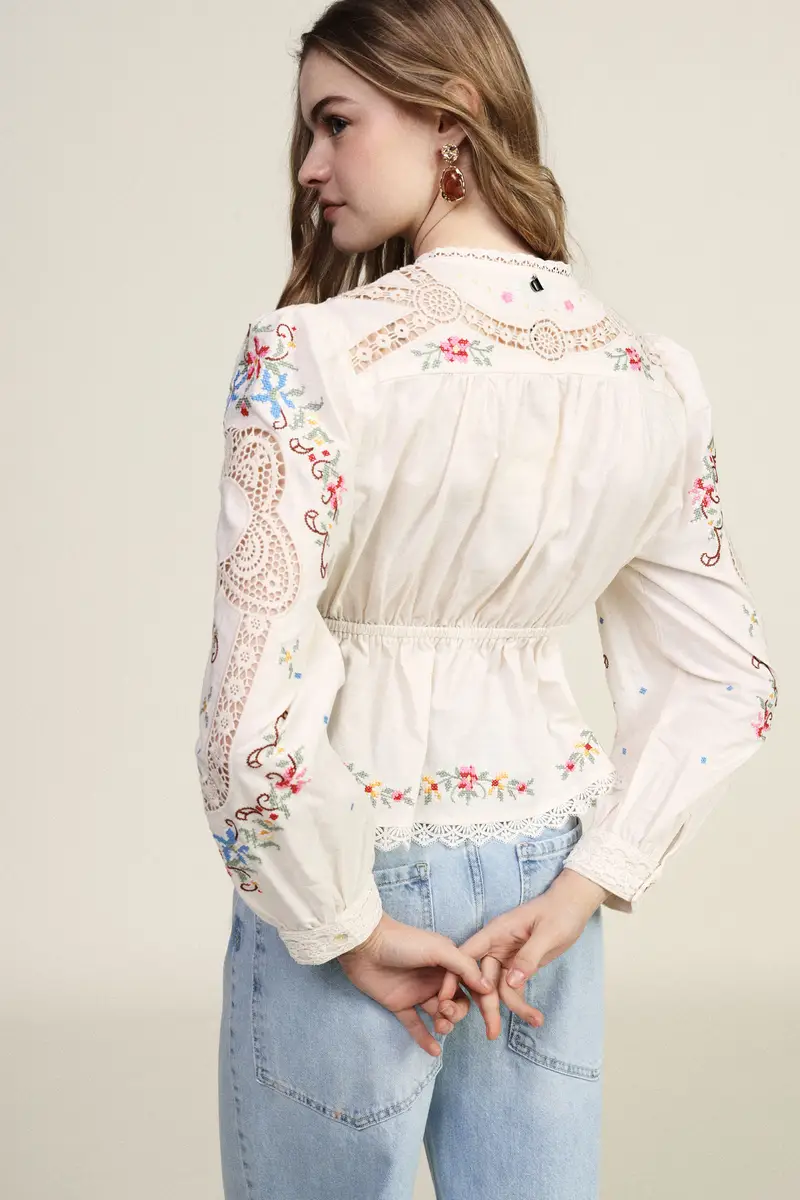 Giacca camicia con ricami floreali e dettagli traforati miniatura 3