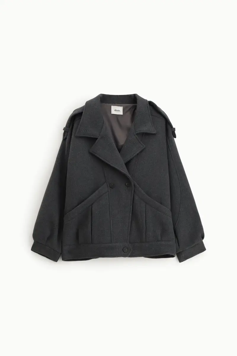 Giacca double-breasted con spalle scese e tasche