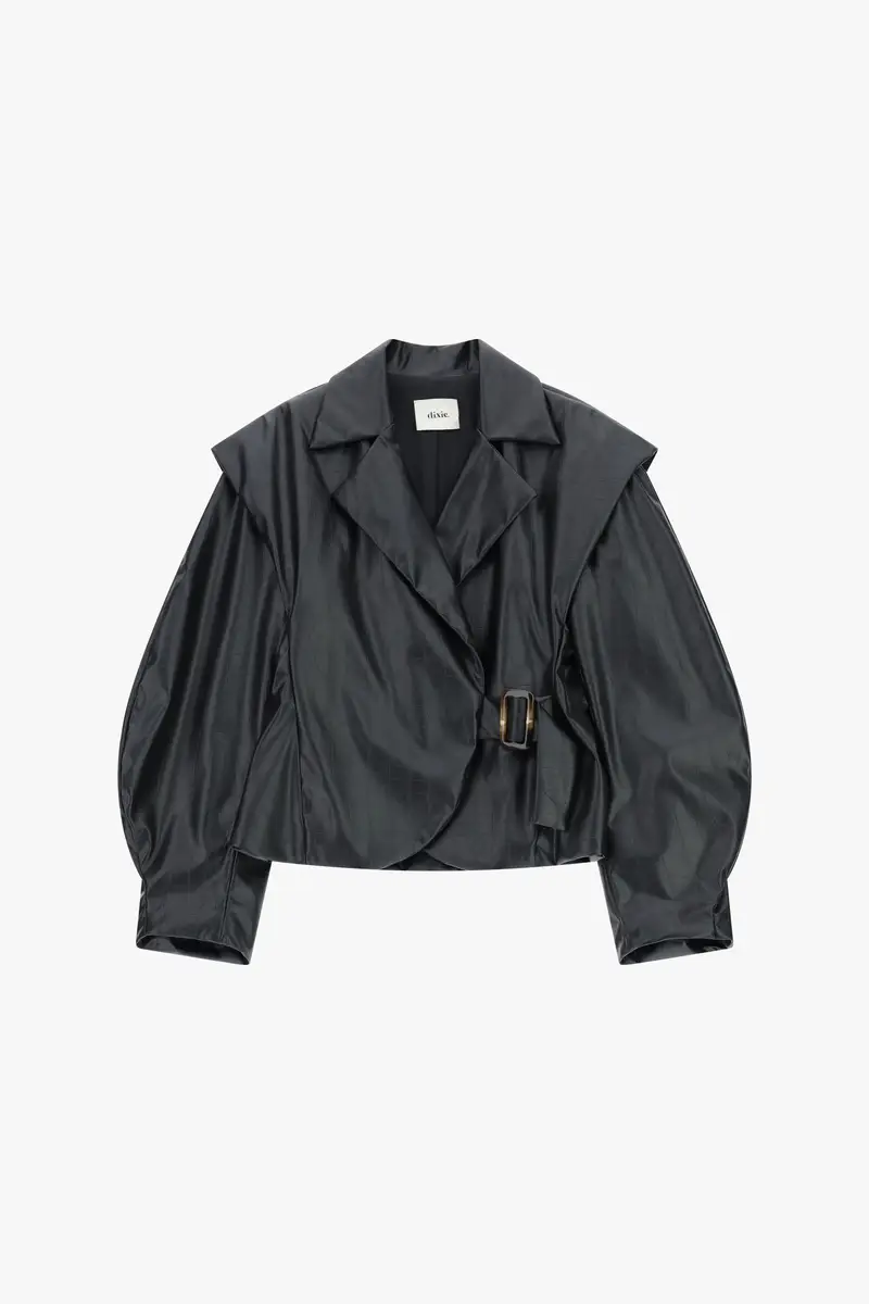 Giacca in similpelle corta con fibbia decorativa