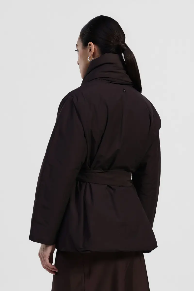 Giacca trapuntata collo avvolgente e cintura miniatura 3