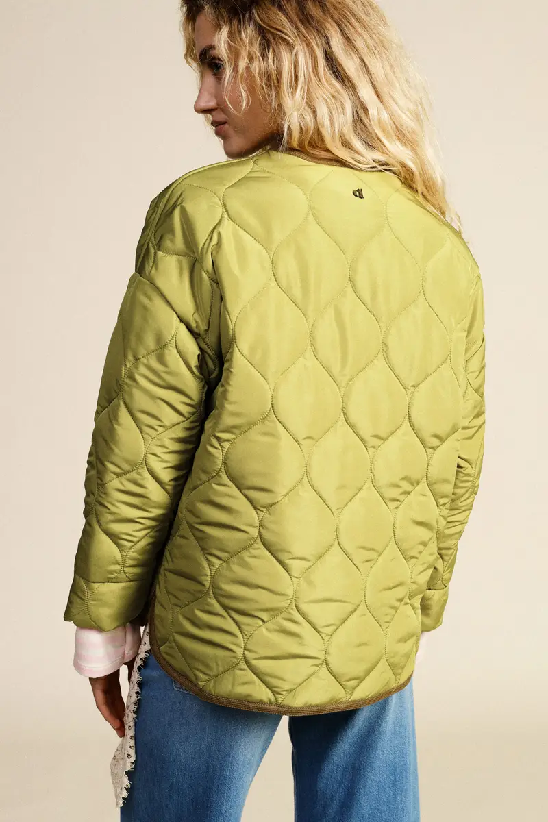 Giacca trapuntata con tasche e chiusura alamaro miniatura 3