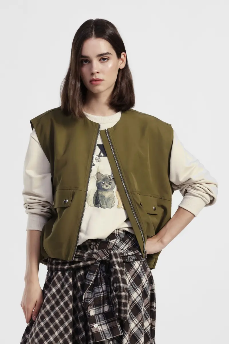 Gilet senza maniche con zip e tasche frontali miniatura 2