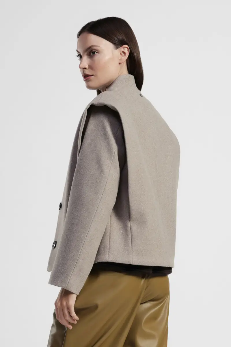 Giubbotto corto con spalle strutturate e doppio bottone miniatura 3