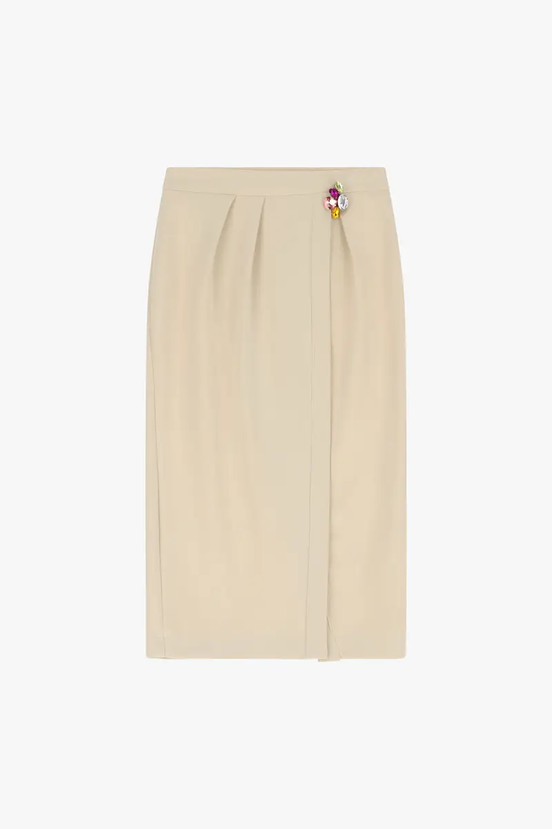 Gonna con pinces e decorazione