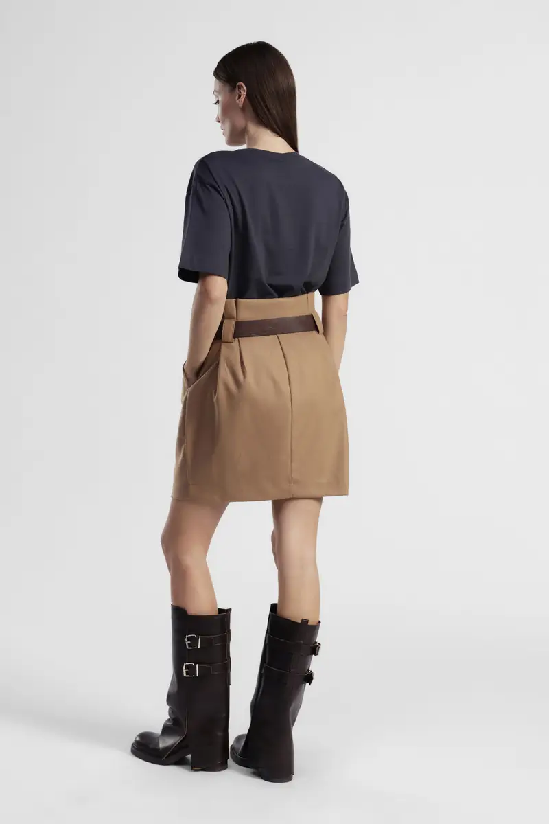 Gonna corta con cintura e pieghe frontali miniatura 3