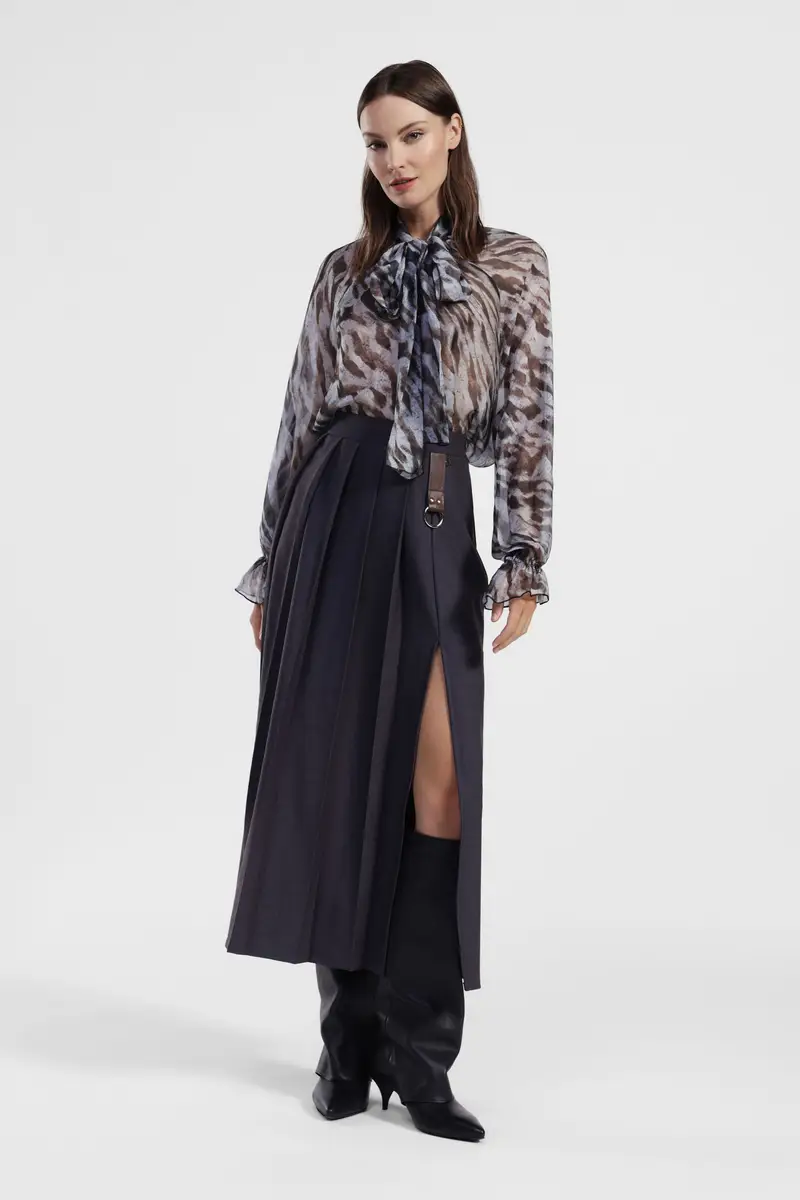 Gonna lunga a pieghe con spacco e dettaglio anello miniatura 2