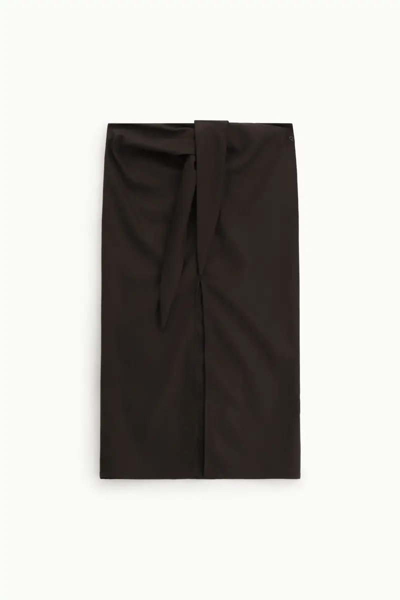 Gonna lunga con nodo frontale e spacco