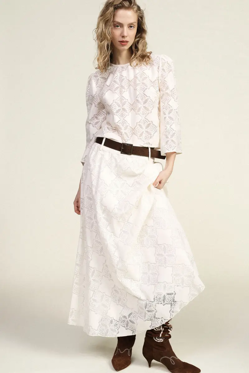 Gonna lunga stampata con cintura e fantasia traforata miniatura 2