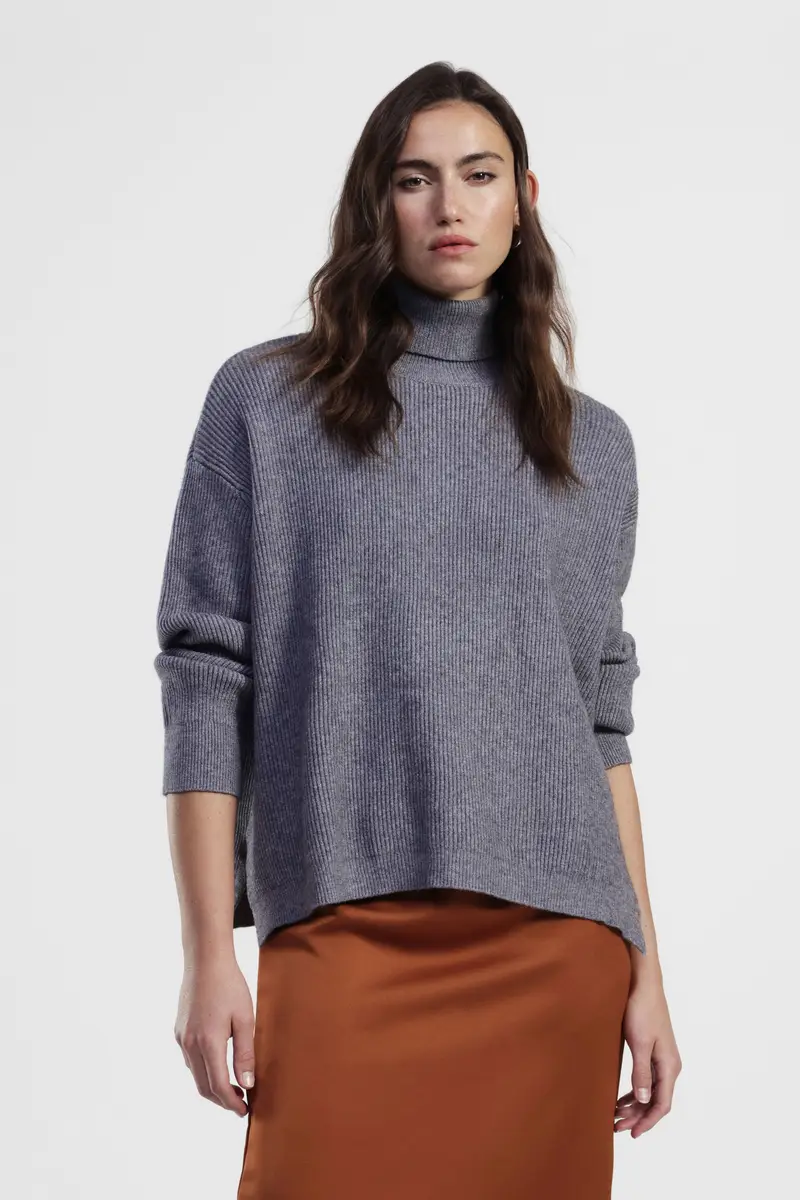 Maglione a collo alto con lavorazione a coste miniatura 2