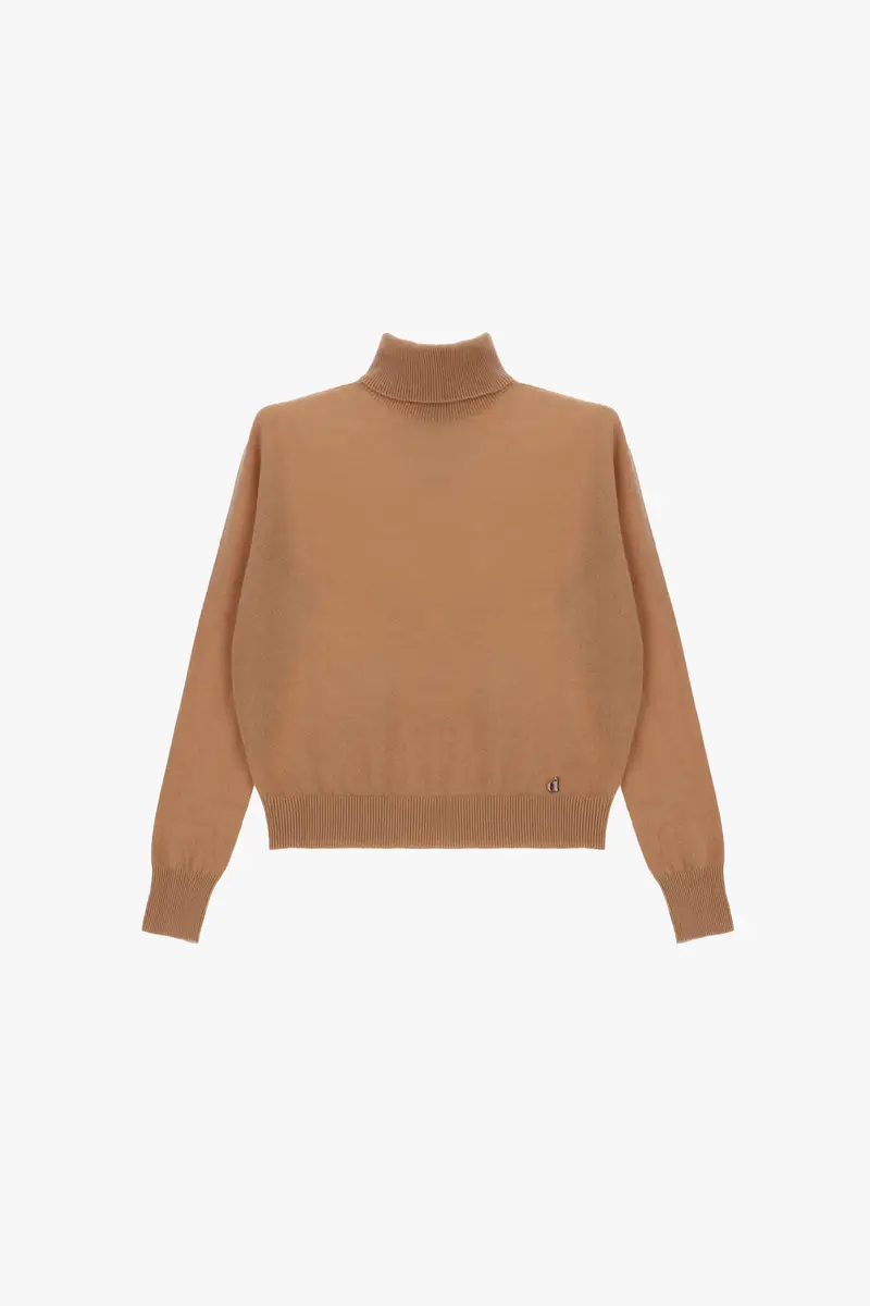 Maglione a collo alto con vestibilità regolare