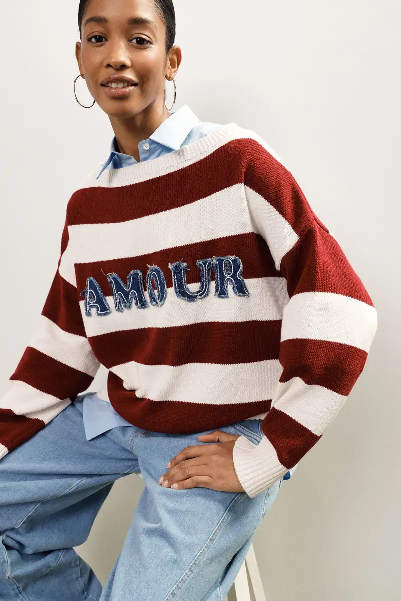 Maglione a righe con scritta frontale e girocollo miniatura 2