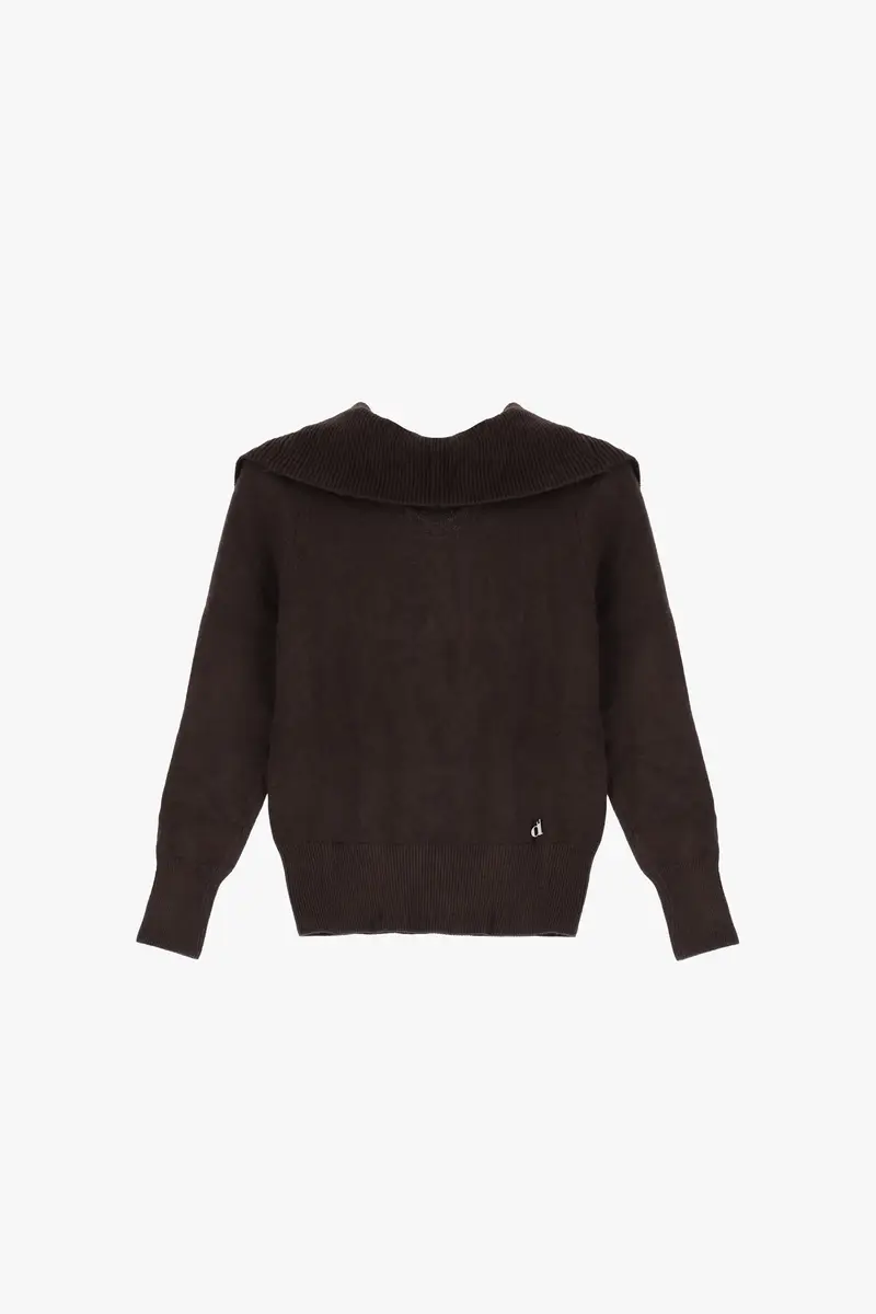 Maglione scollo posteriore collo ampio