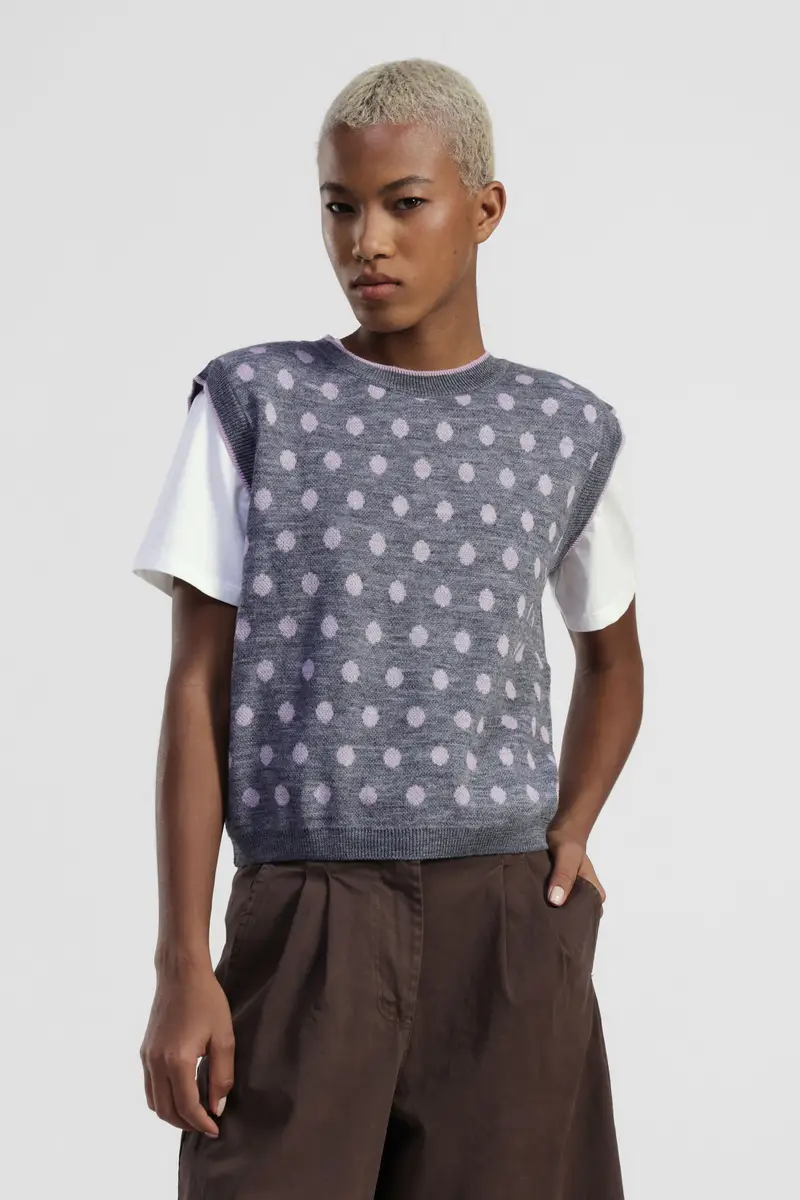 Maglione smanicato girocollo a pois miniatura 2