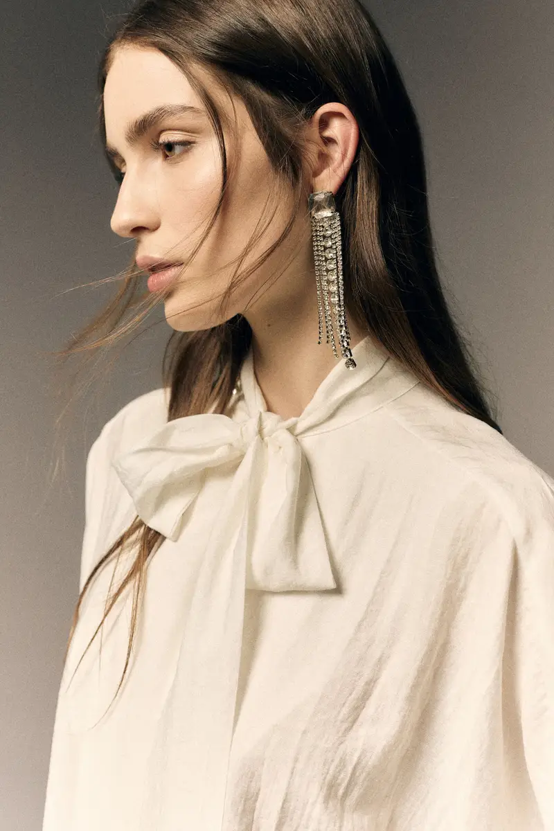 Orecchini pendenti con fili di strass e pietra miniatura 2