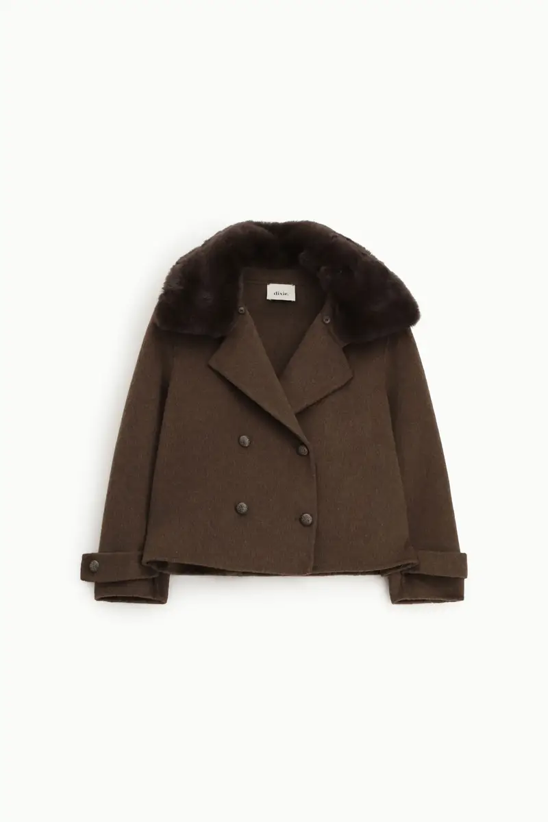 Outer jacket corta con collo in pelliccia eco e bottoni