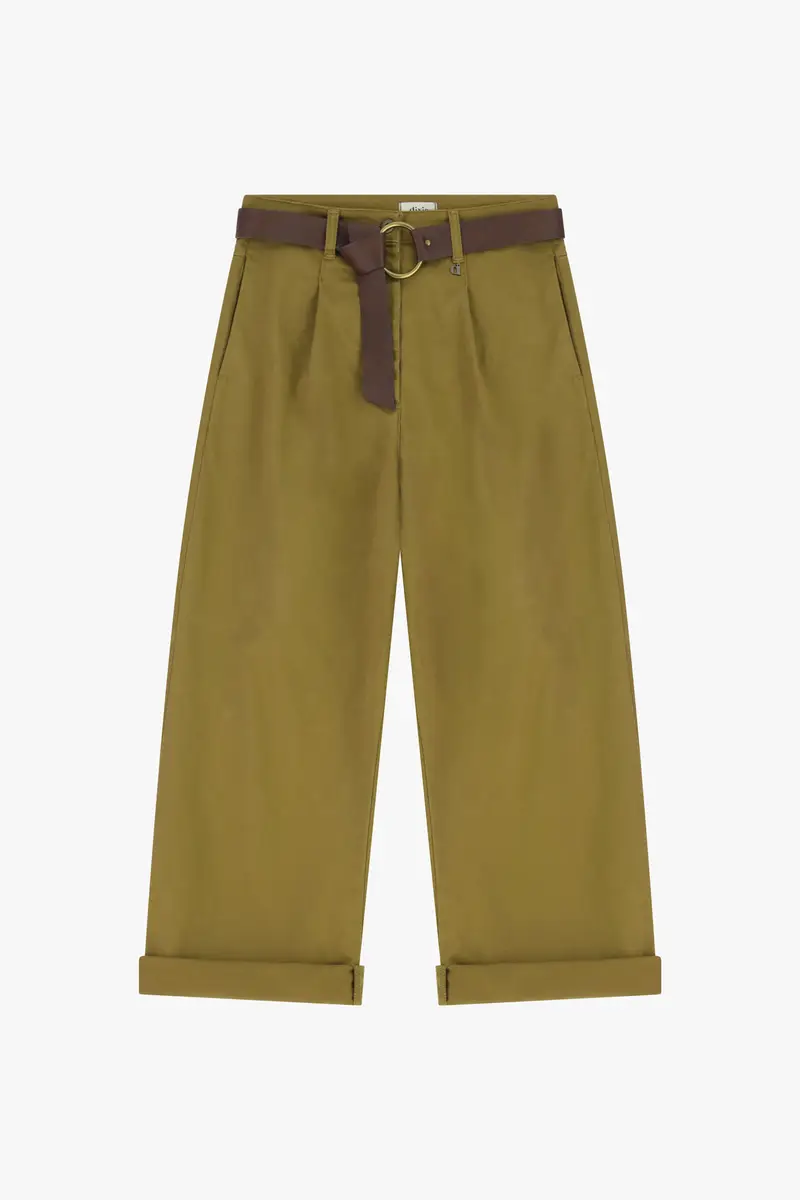 Pantaloni ampi con cintura e risvolto