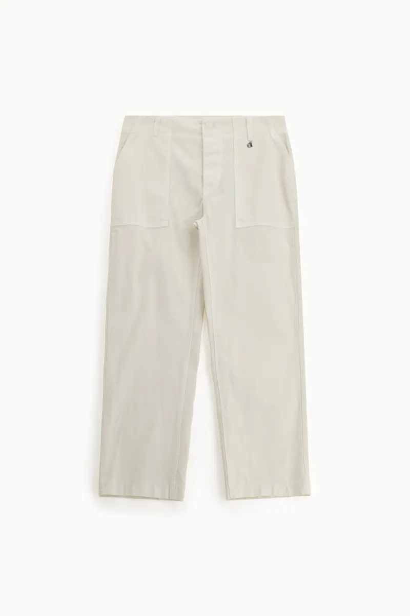 Pantaloni chino-fit con tasche frontali applicate