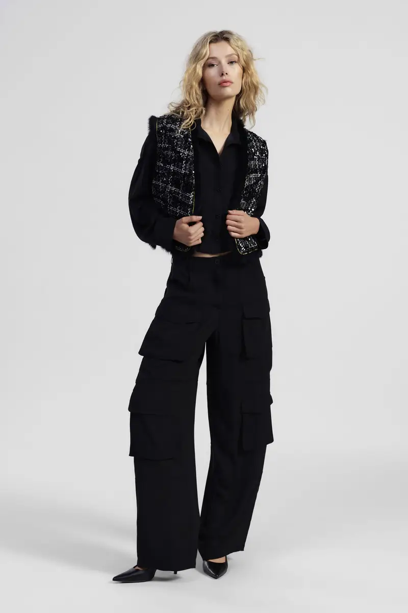 Pantaloni palazzo a vita alta con maxi tasche miniatura 2