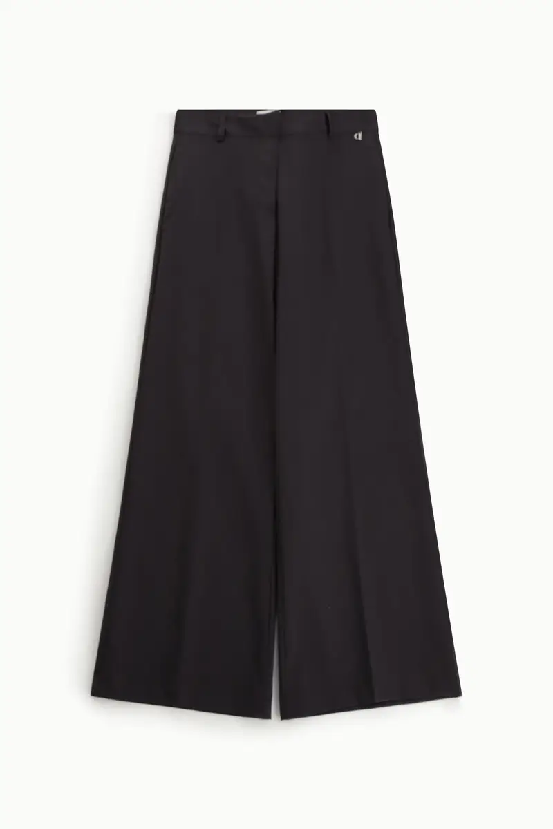 Pantaloni palazzo con piega centrale e passanti