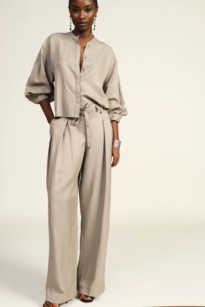 Pantaloni palazzo vita alta con pince e cintura miniatura 2