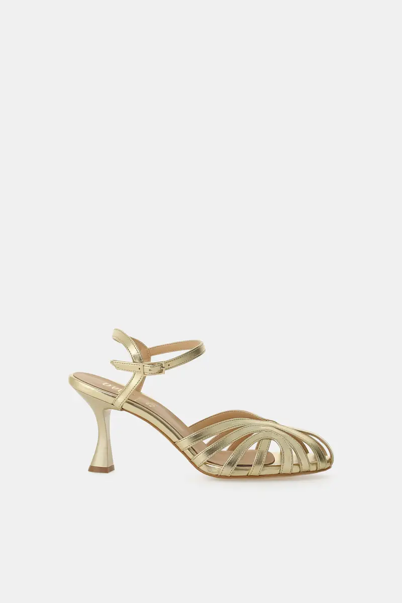 Sandali con tacco svasato e cinturino regolabile