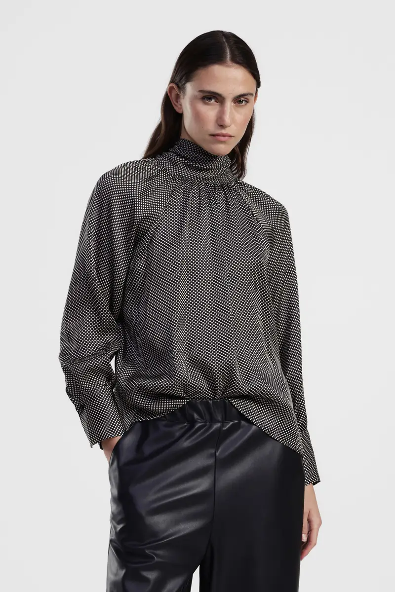 Shirt a pois con maniche lunghe e collo alto arricciato miniatura 2