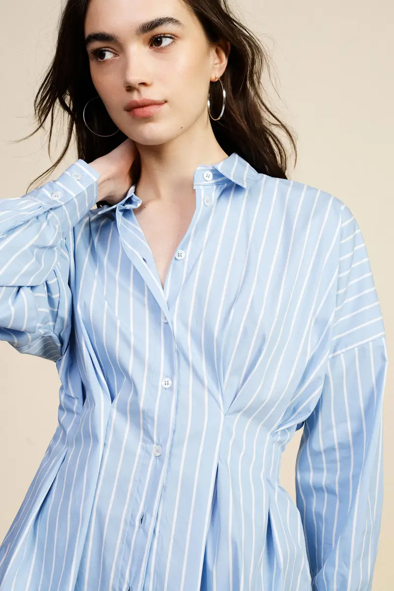 Shirt regular-fit a righe con pince frontali miniatura 2