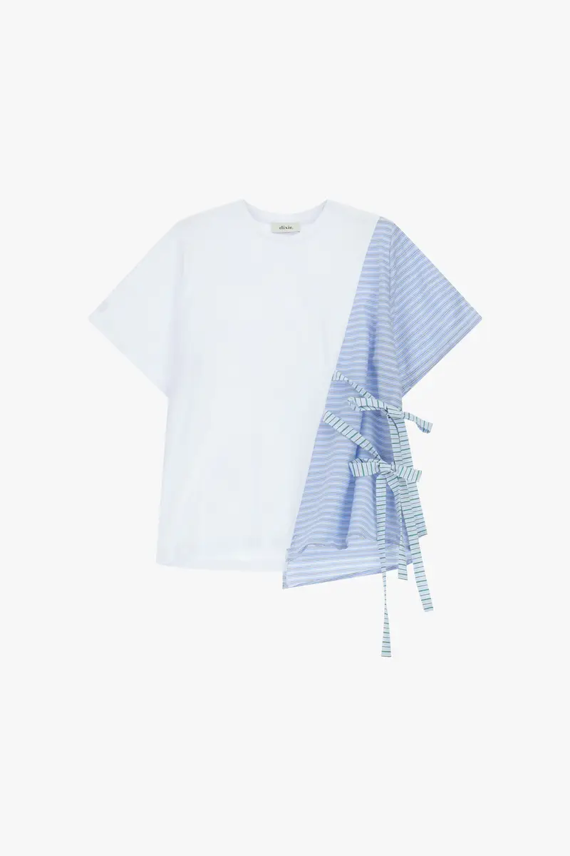 T-shirt asimmetrica con lacci laterali e maniche corte