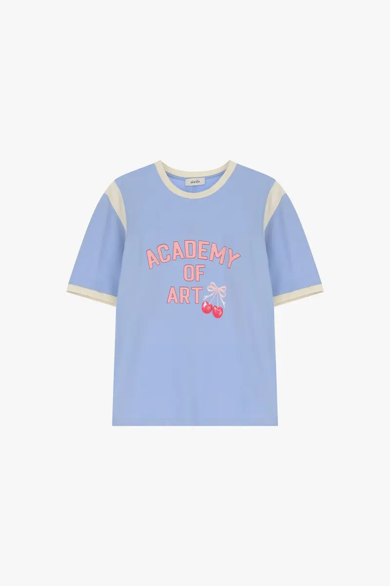 T-shirt con stampa frontale vivace