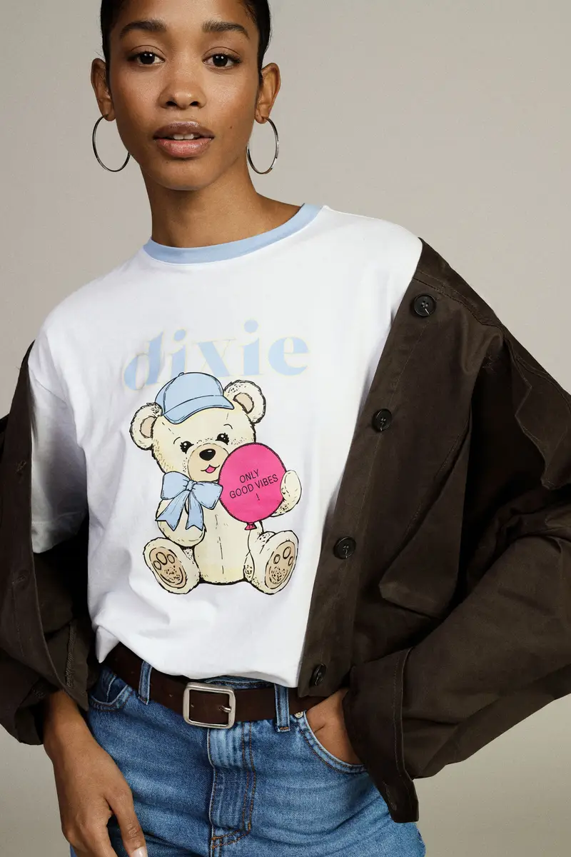 T-shirt stampa orsetto con girocollo a contrasto miniatura 2