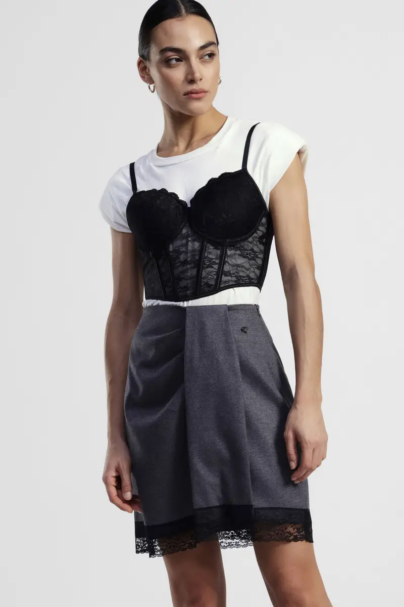 Top con maniche corte e corsetto in pizzo miniatura 2