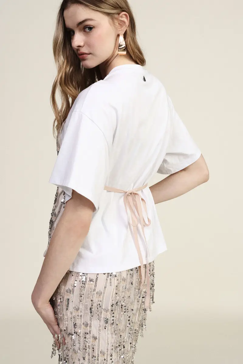 Dixie Top con t-shirt e dettagli decorativi a strati miniatura 3