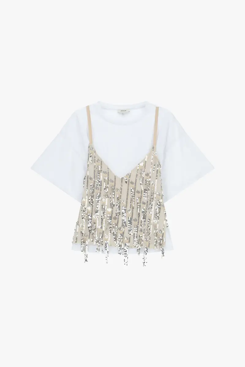 Top con t-shirt e dettagli decorativi a strati