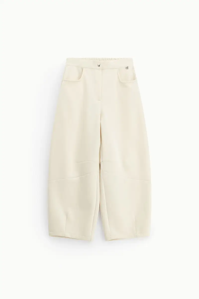 Trousers ampi cropped con tasche arrotondate