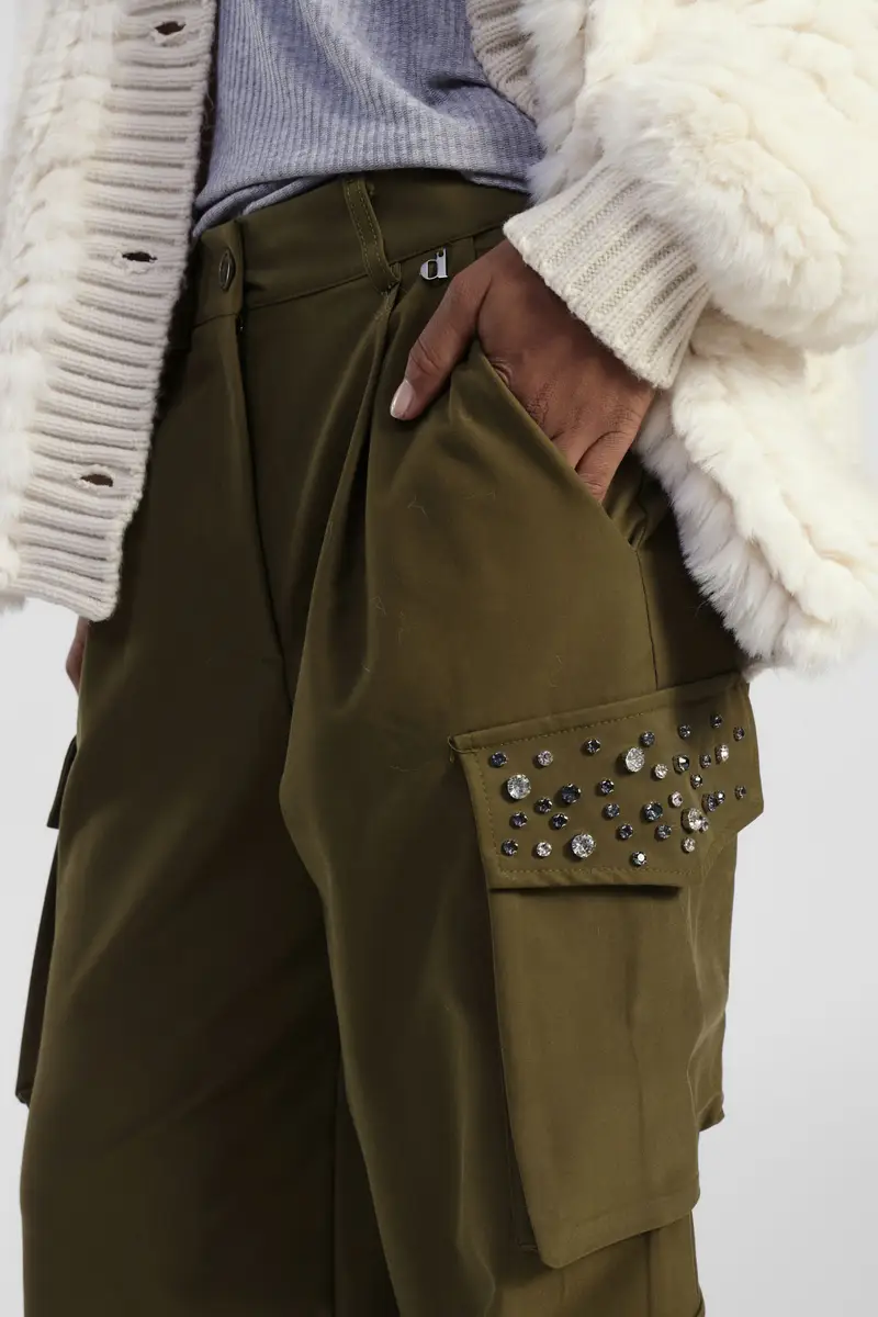 Trousers cargo con tasche e applicazioni gioiello miniatura 4