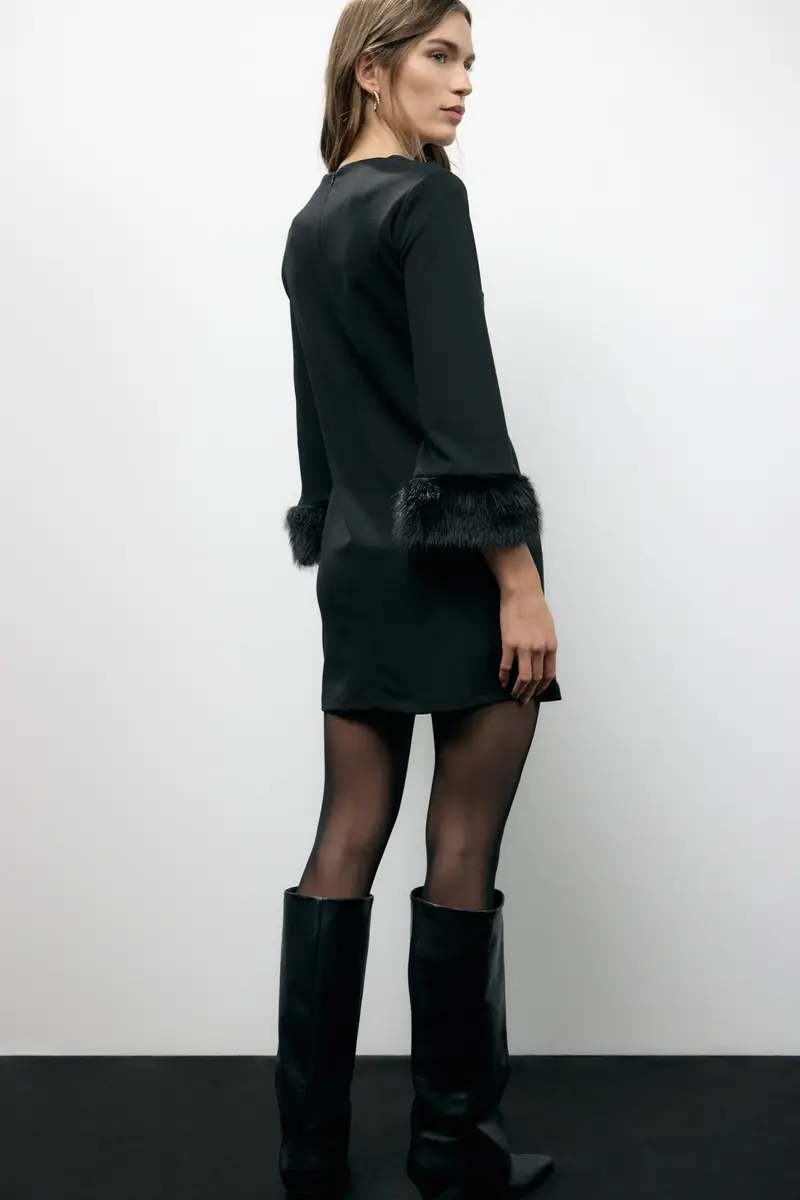 Vestito corto con maniche 3/4 e polsini in pelliccia miniatura 3