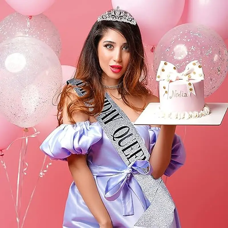 DRESHOW Corona e Fusciacca di Compleanno per Donna Fascia da Regina del Compleanno e Diadema di Strass Set di Diademi e Fusciacche per Ragazze Decorazioni per Capelli Accessori Scintillanti per Festa miniatura 2