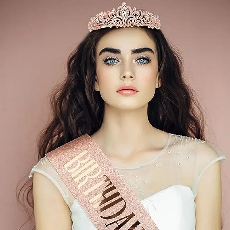 DRESHOW Corona e Fusciacca di Compleanno per Donna Fascia da Regina del Compleanno e Diadema di Strass Set di Diademi e Fusciacche per Ragazze Decorazioni per Capelli Accessori Scintillanti per Festa miniatura 2