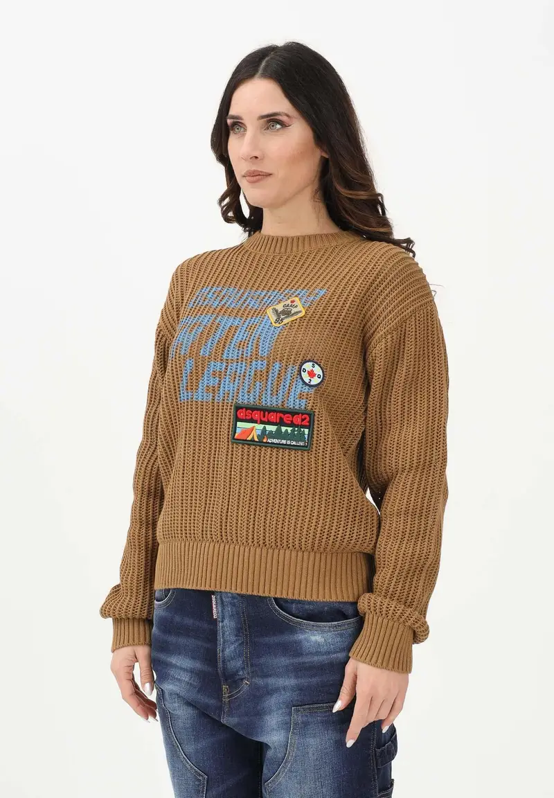 Maglioncino girocollo marrone per donna, bambino e bambina con maxi logo e patch