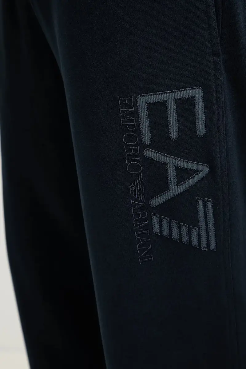 pantaloni tuta di cotone uomo colore blu navy con applicazione AF13512.7M000906 miniatura 4