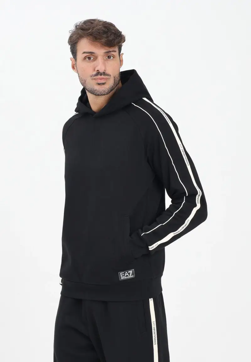 Felpa con cappuccio nera da uomo rifinita da bande logate a contrasto miniatura 2