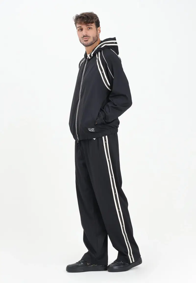 Pantalone sportivo nero da uomo con bande logate miniatura 2