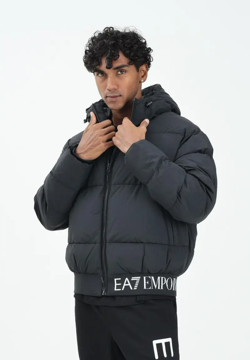 Piumino nero da uomo con elastico logato miniatura 2