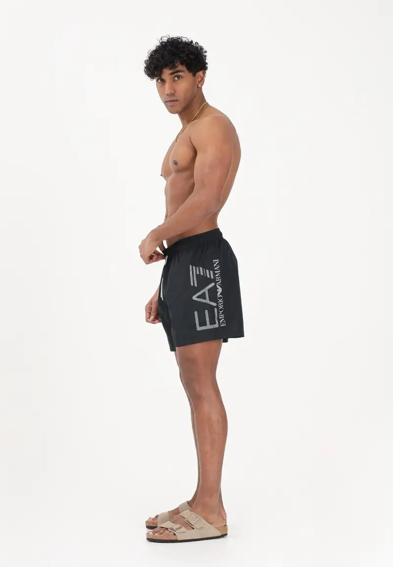 Shorts mare nero da uomo con maxi stampa logo miniatura 2