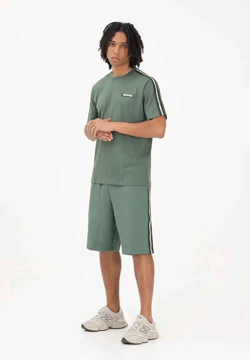 Shorts sportivo verde salvia da uomo con bande logate laterali miniatura 2