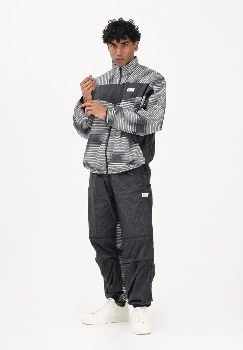 Tuta nera da uomo impreziosita da stampa di collezione miniatura 2