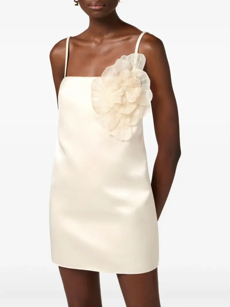 Abito burro in duchesse con fiore ricamato miniatura 3